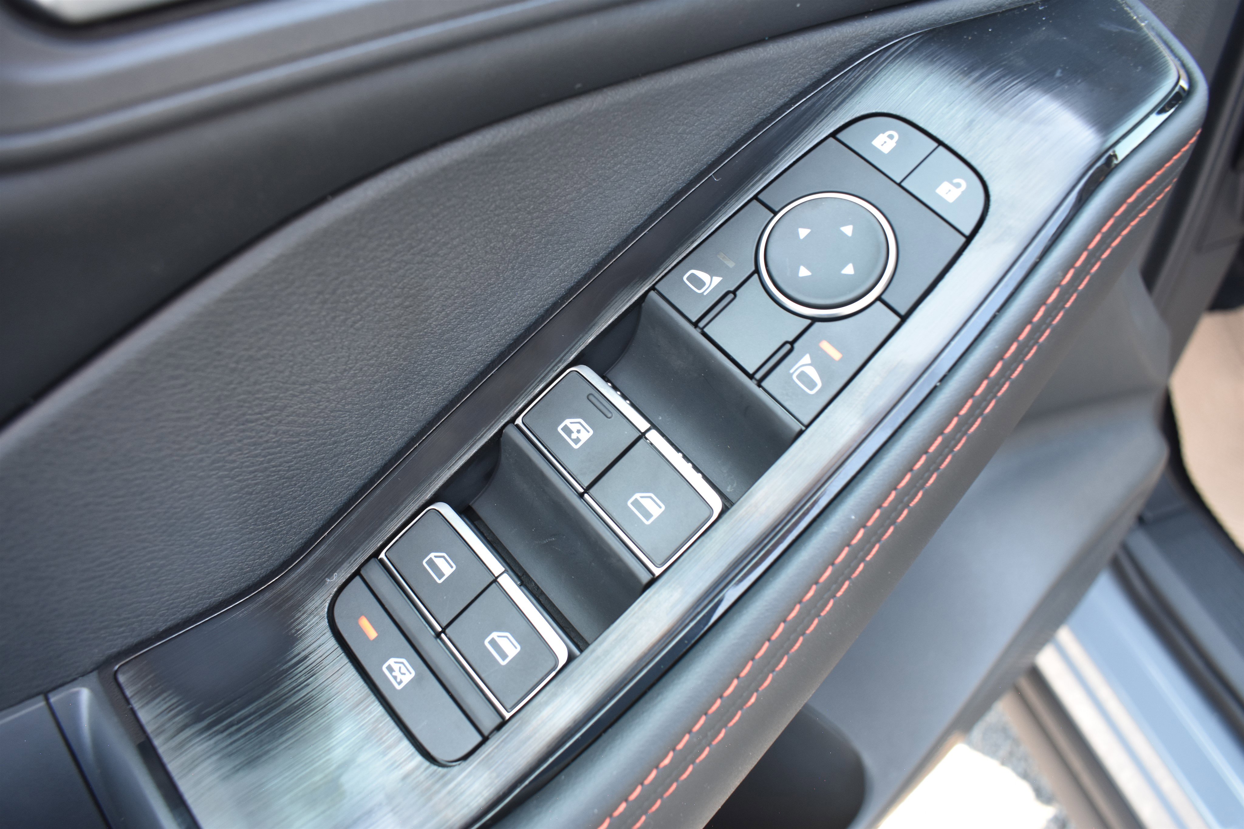 2026 Nissan Rogue SV photo 6