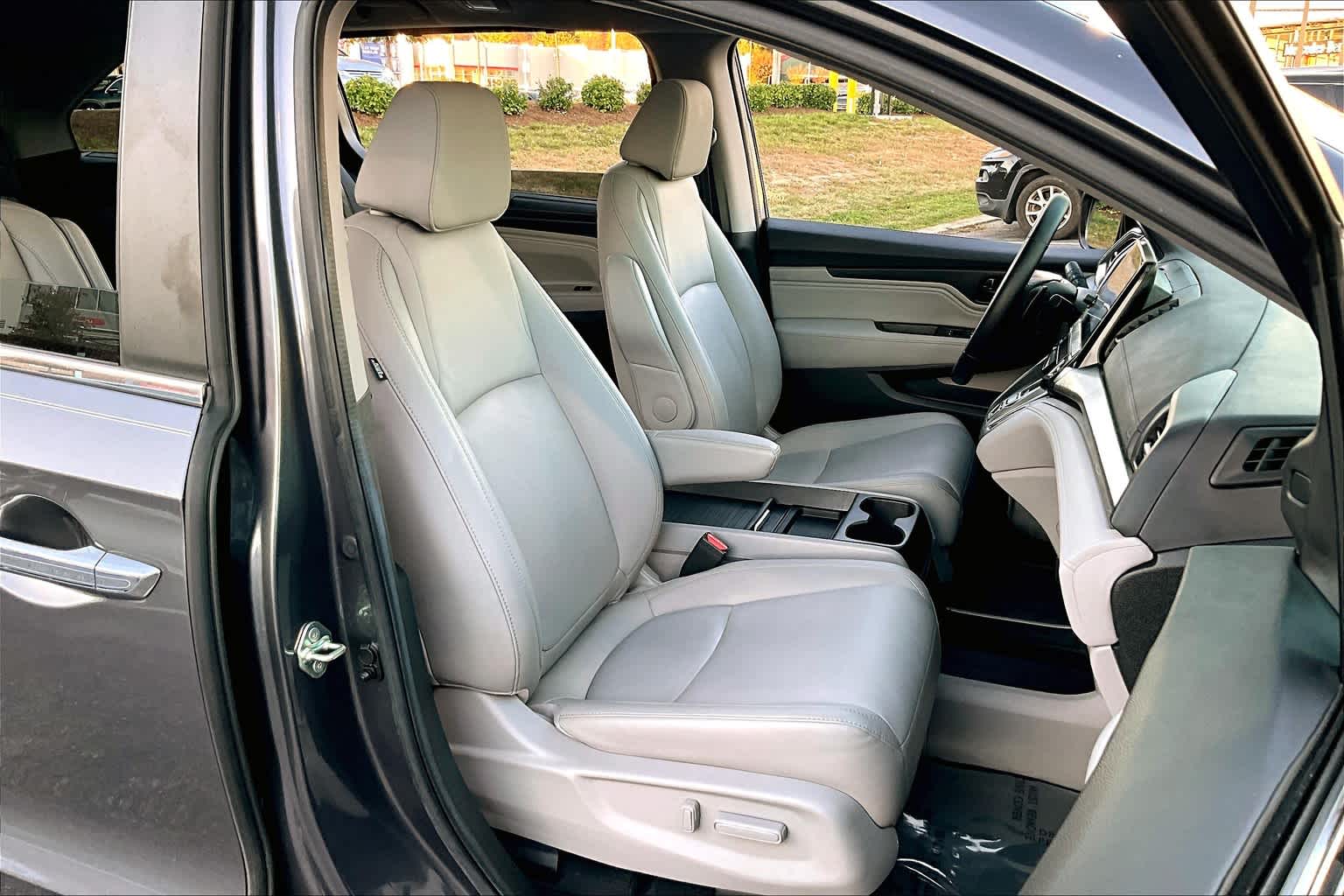 2019 Honda Odyssey Touring photo 8
