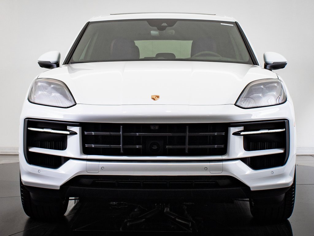 2025 Porsche Cayenne S photo 2