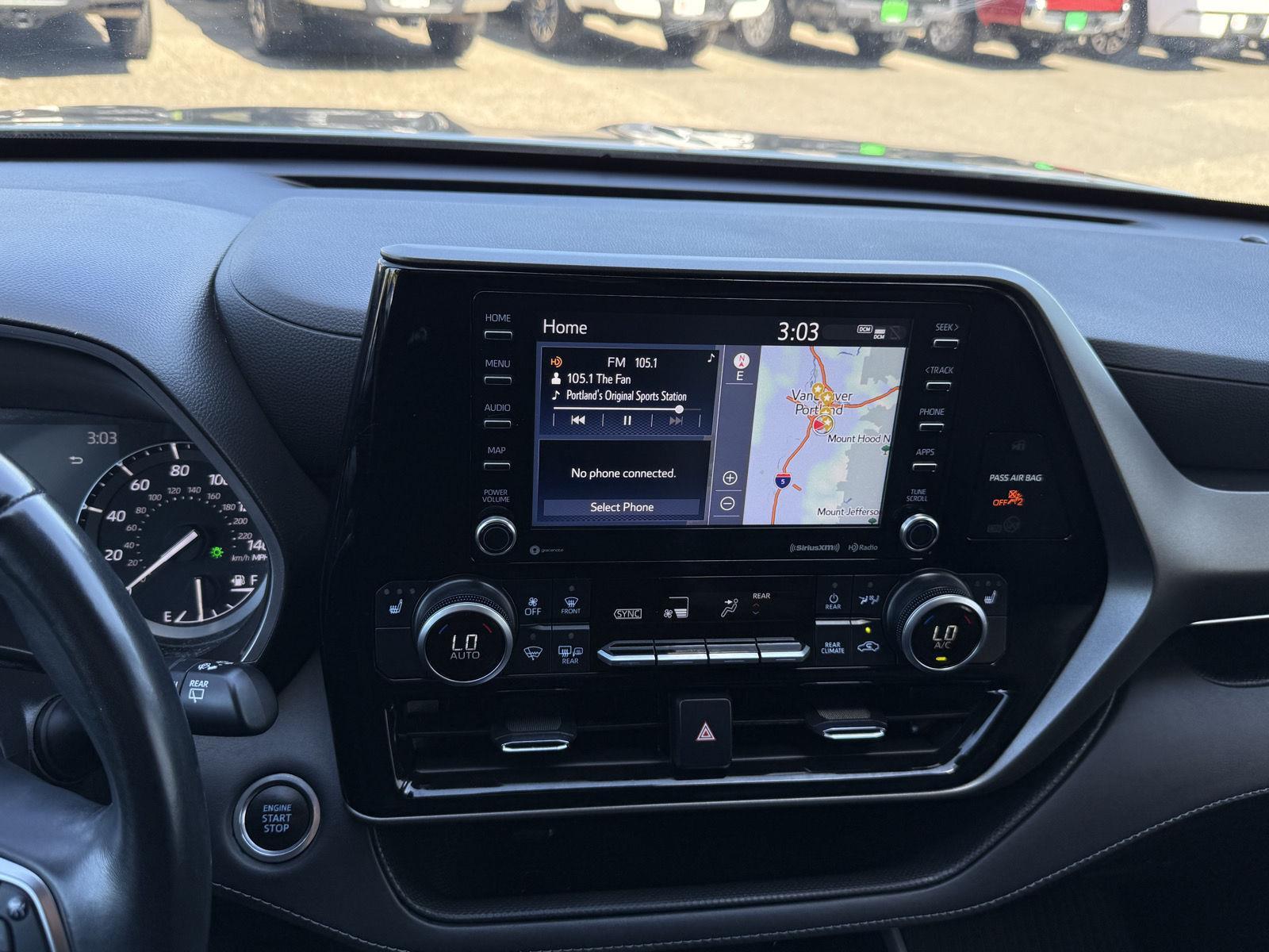 2021 Toyota Highlander XLE photo 25