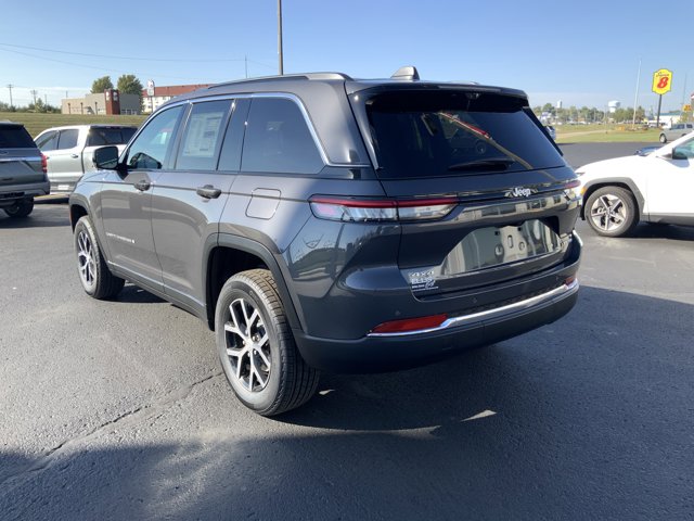 2025 Jeep Grand Cherokee Limited photo 2
