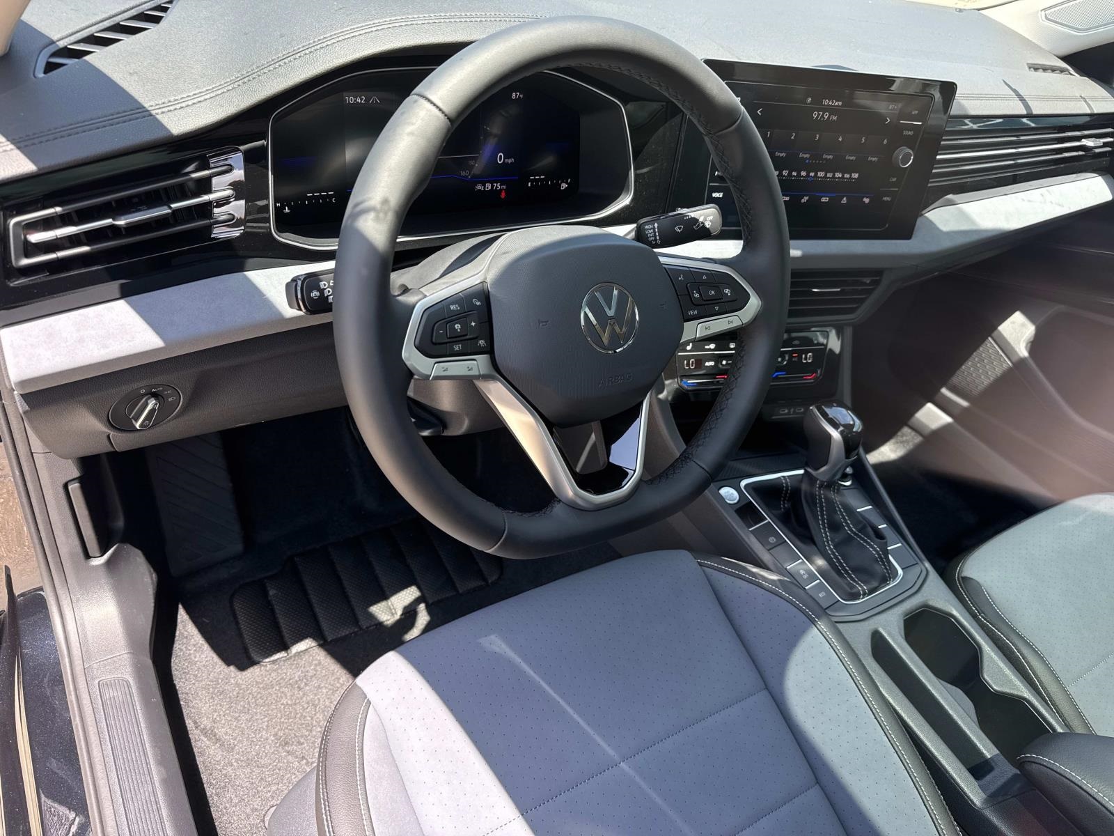 2025 Volkswagen Jetta 1.5T SE photo 10
