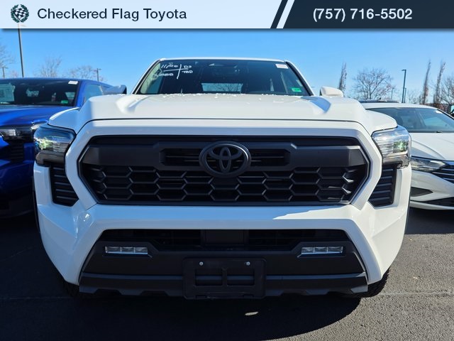 2024 Toyota Tacoma TRD Off-Road photo 2