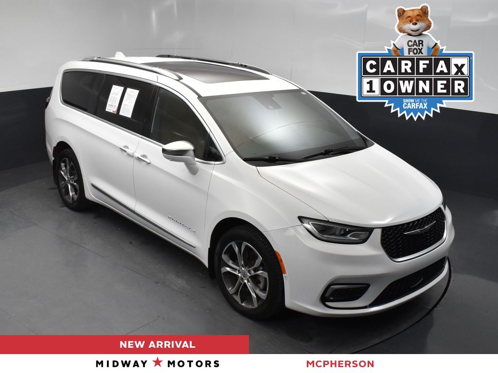 2022 Chrysler Pacifica Pinnacle's photo