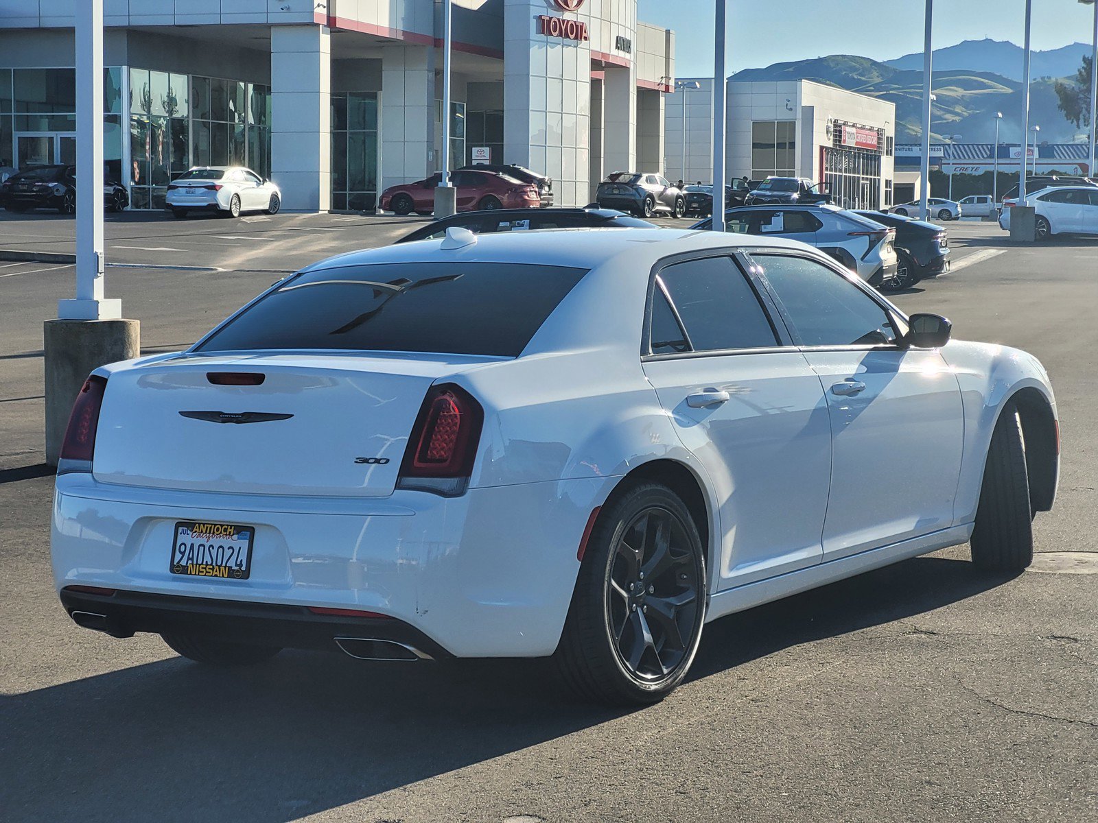 2022 Chrysler 300 Touring photo 4