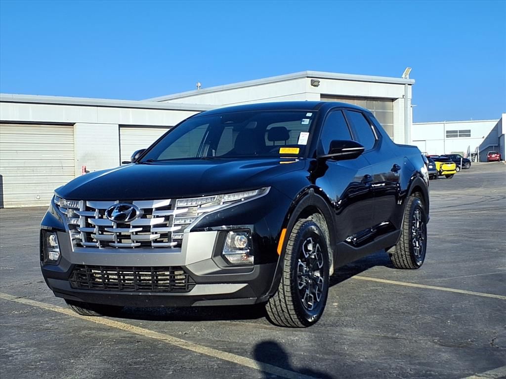 Used 2023 Hyundai Santa Cruz SEL with VIN 5NTJBDAE4PH055842 for sale in Kansas City