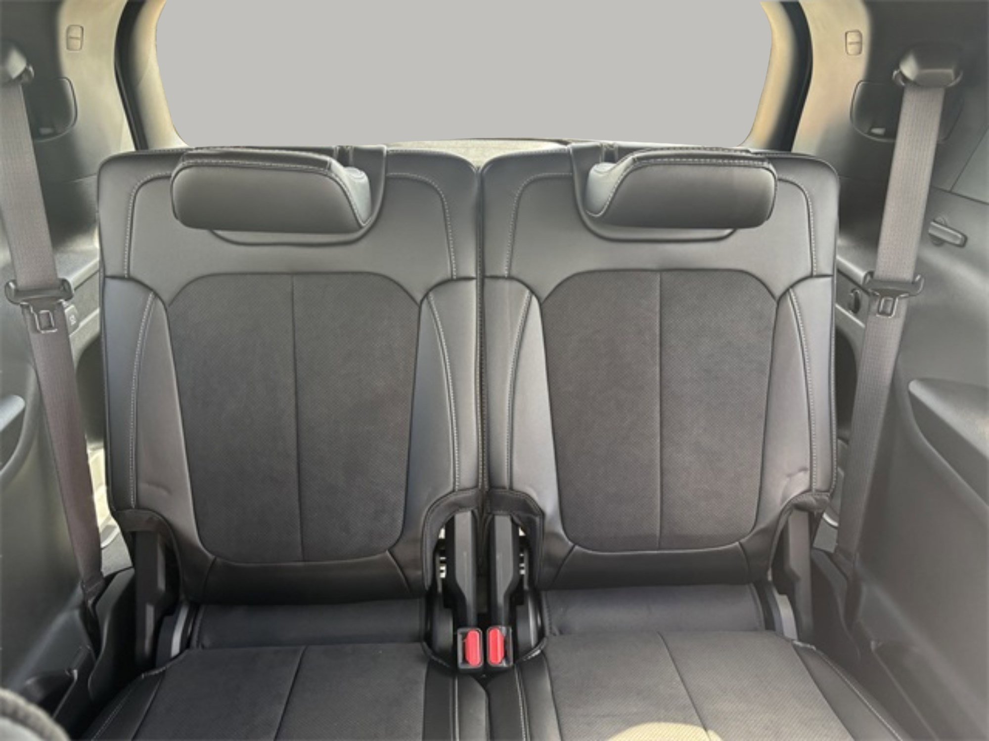 2025 Toyota RAV4 L photo 21