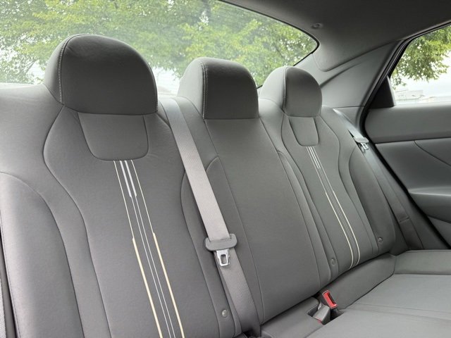 2023 Hyundai Elantra SEL photo 12