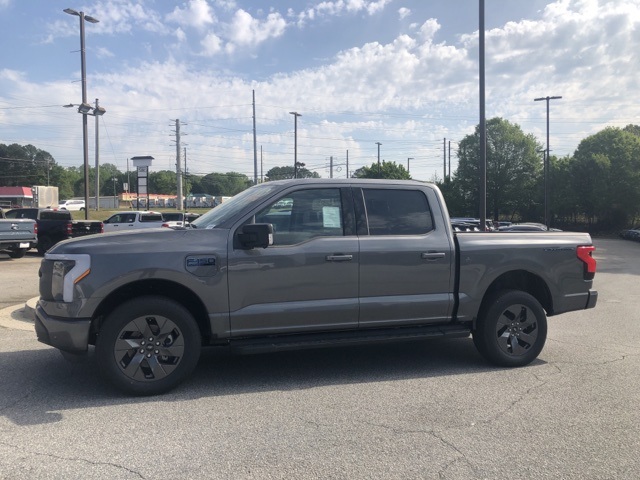 2025 Ford F-150 Lightning photo 4