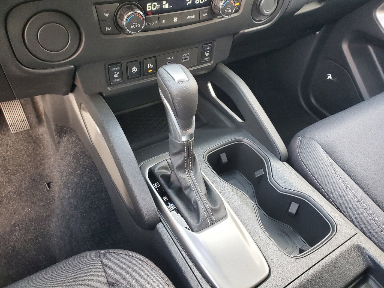 2025 Nissan Frontier SV photo 9