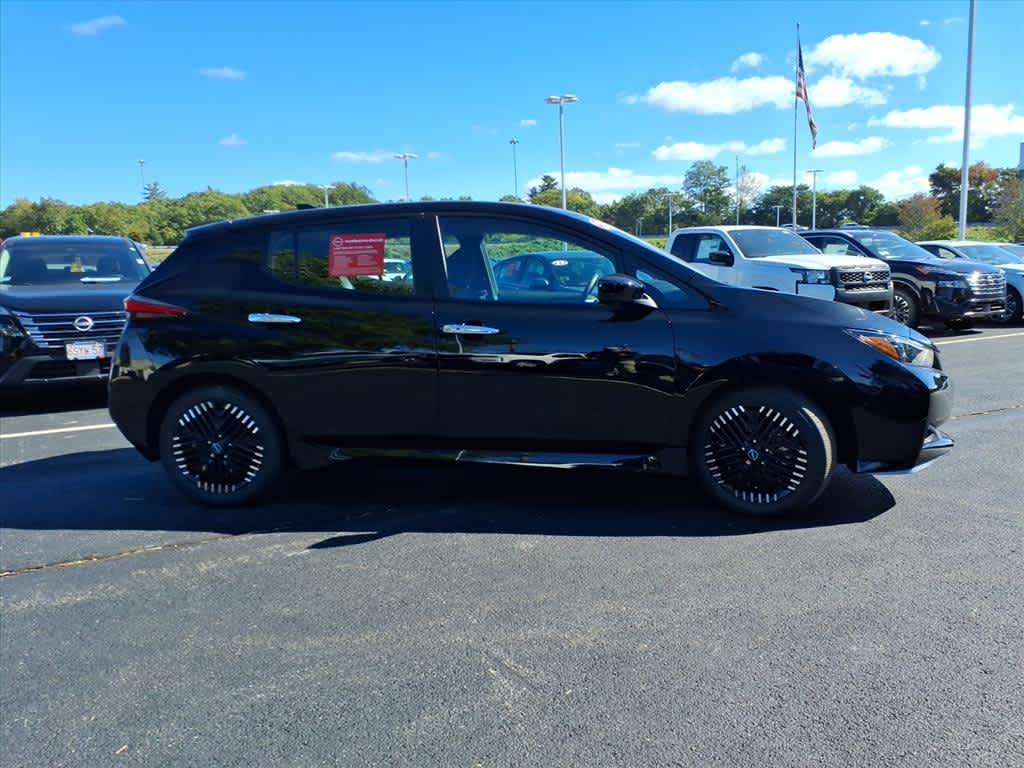 2025 Nissan Leaf SV Plus photo 4