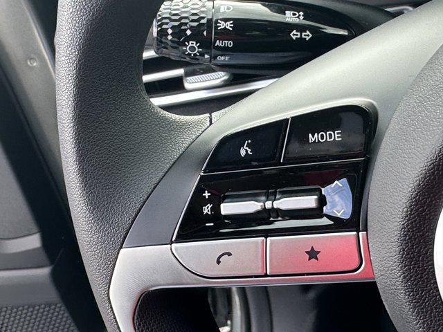 2025 Hyundai Elantra SE photo 21