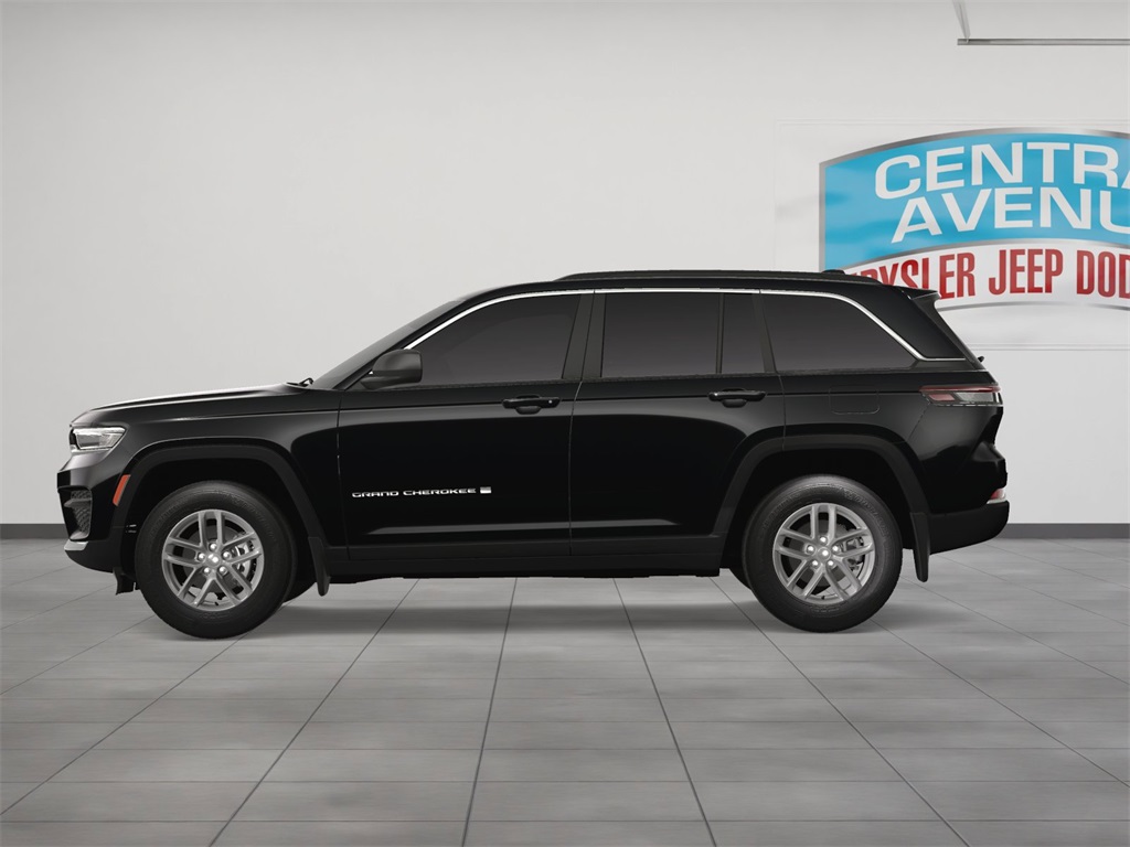 2025 Jeep Grand Cherokee Laredo X photo 3