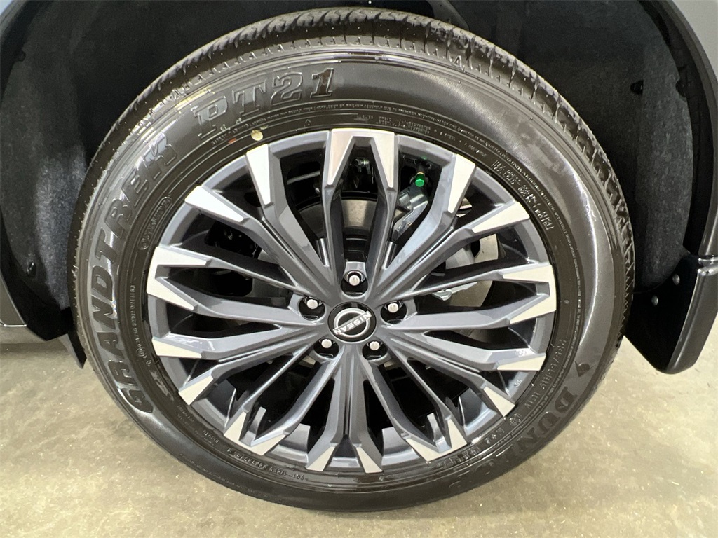 2026 Nissan Rogue Platinum photo 18