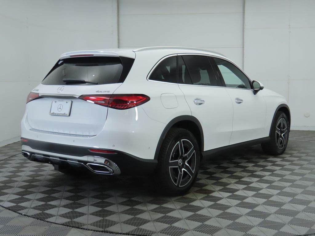 2026 Mercedes Benz GLC 300 4MATIC photo 3