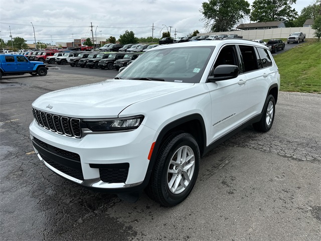 2024 Jeep Grand Cherokee Laredo photo 2