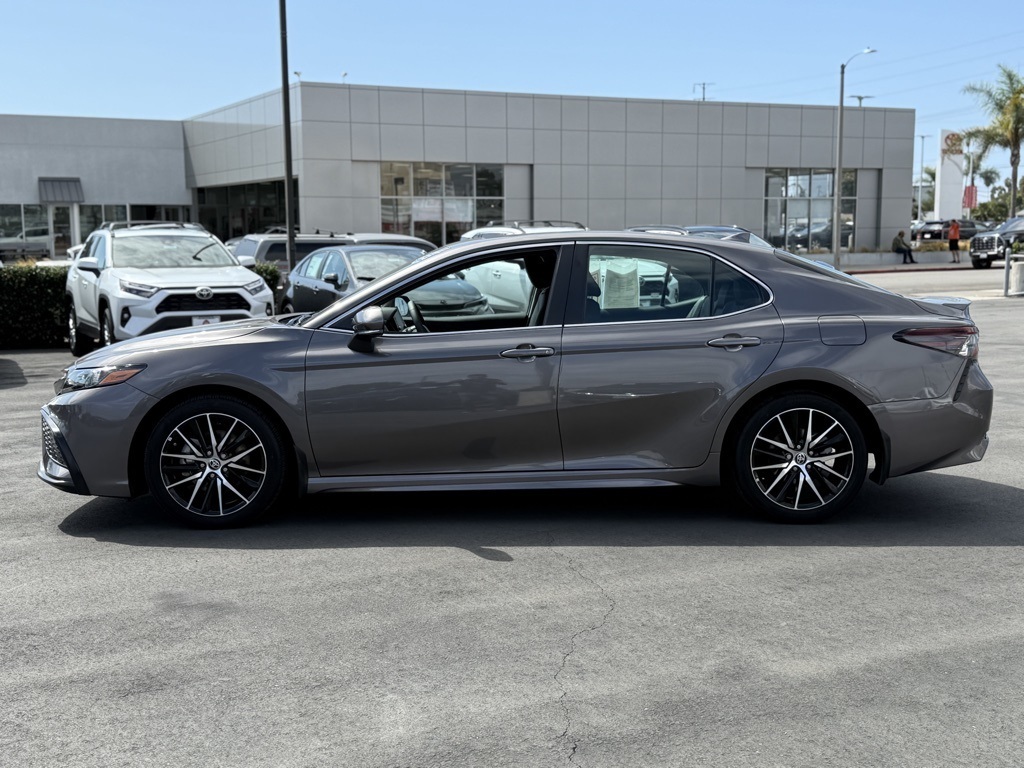 2024 Toyota Camry SE photo 6