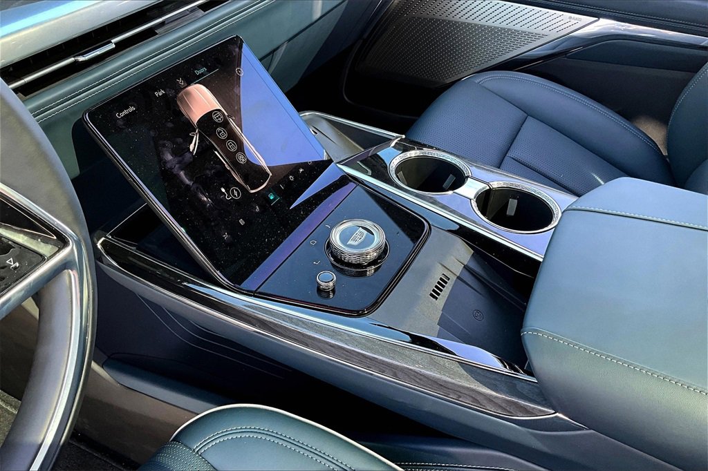 2025 Cadillac Escalade IQ Sport photo 7