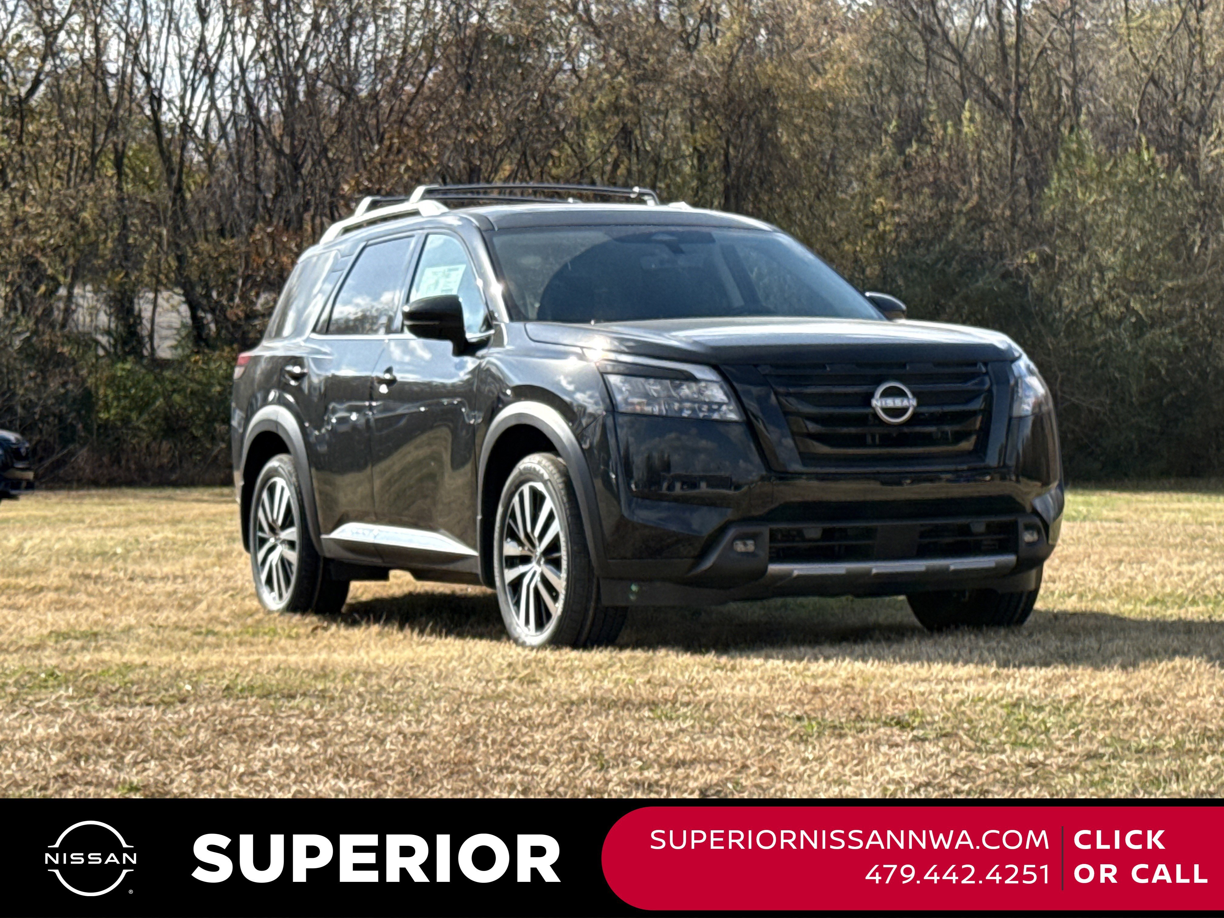 2025 Nissan Pathfinder Platinum's photo