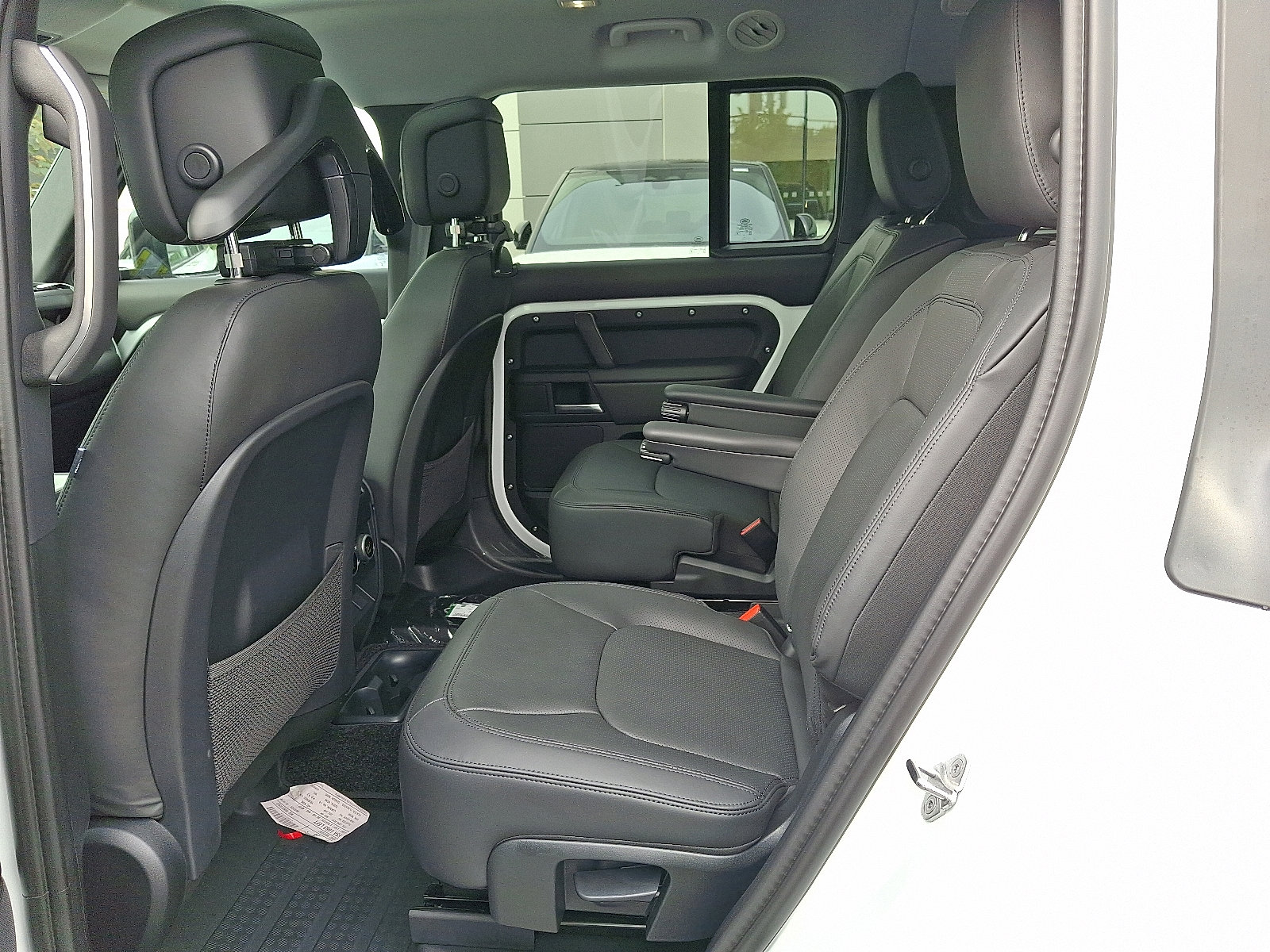 2025 Land Rover Defender 130 S photo 5