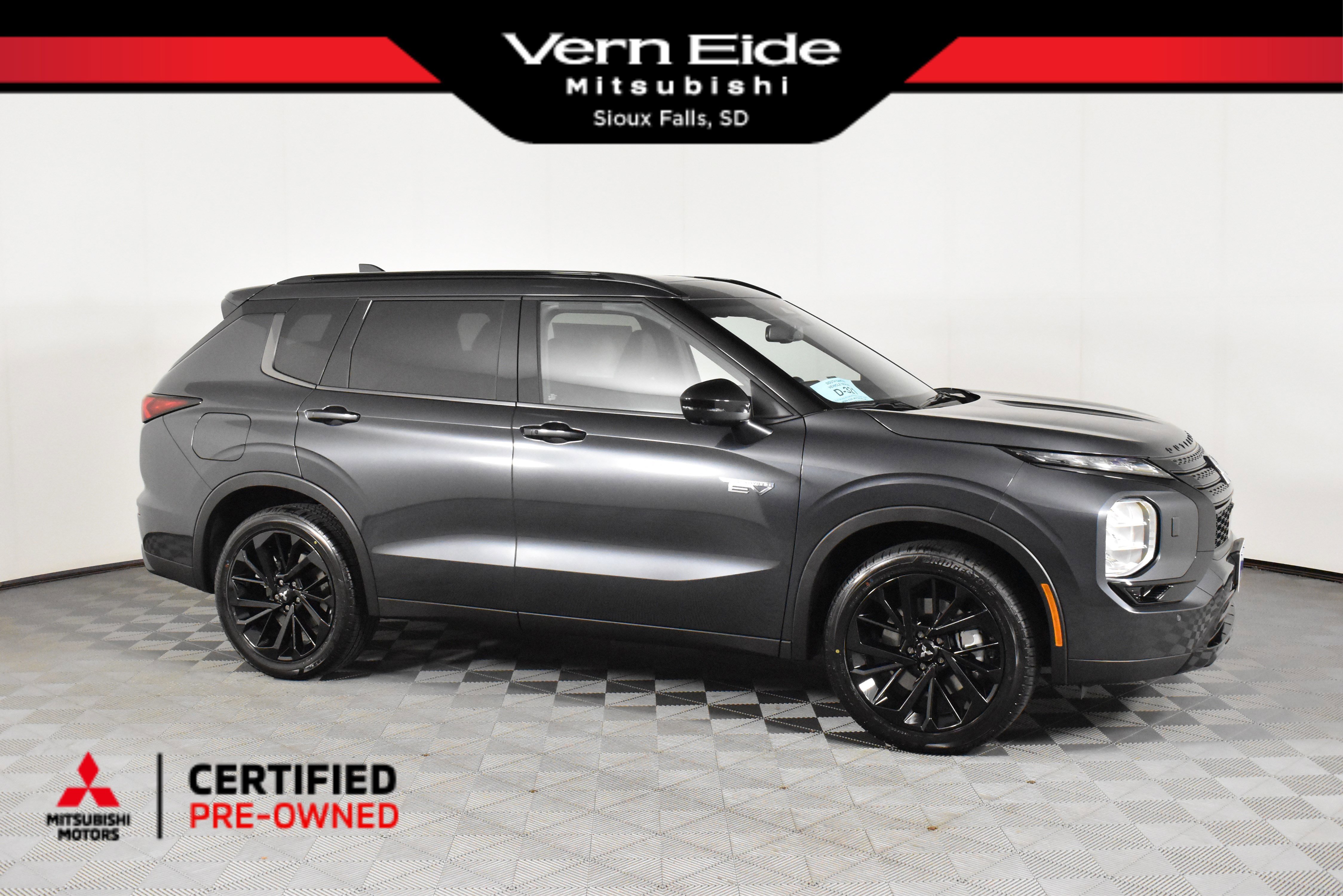 2025 Mitsubishi Outlander Plug-in Hybrid SEL Black Edition's photo