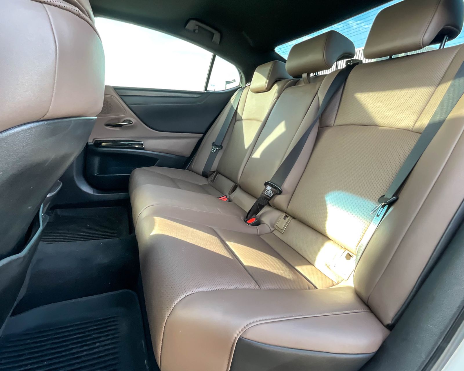 2023 Lexus ES 350 photo 18