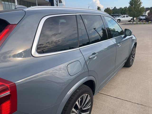 2020 Volvo XC90 Momentum photo 2