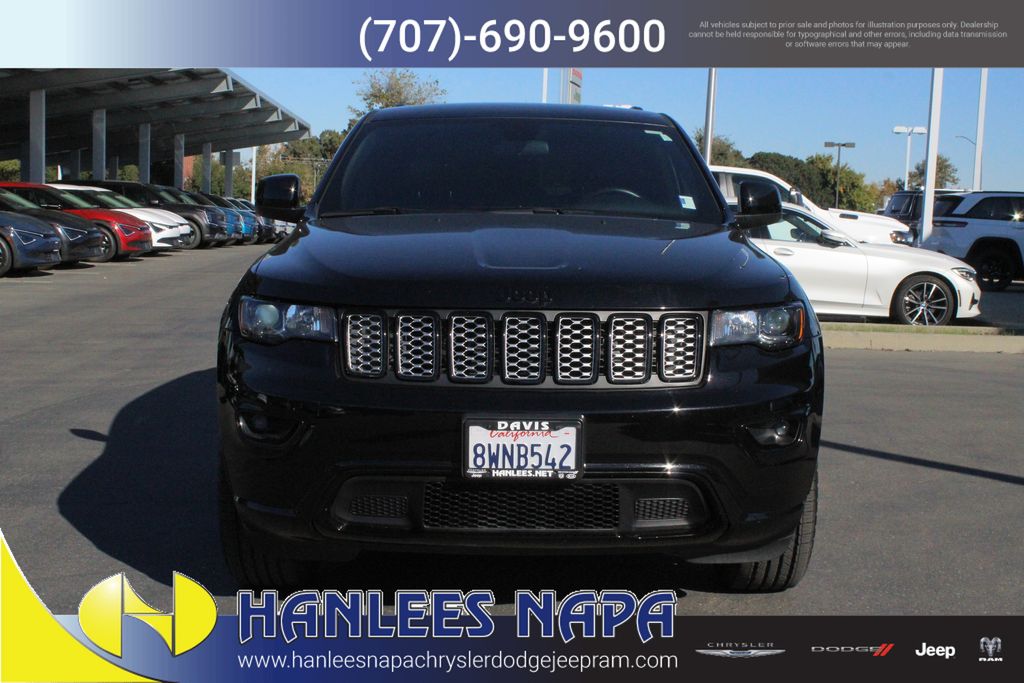 2021 Jeep Grand Cherokee Laredo X photo 3