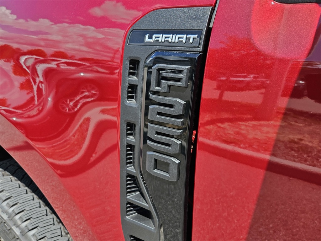 2025 Ford F-250 Lariat photo 37