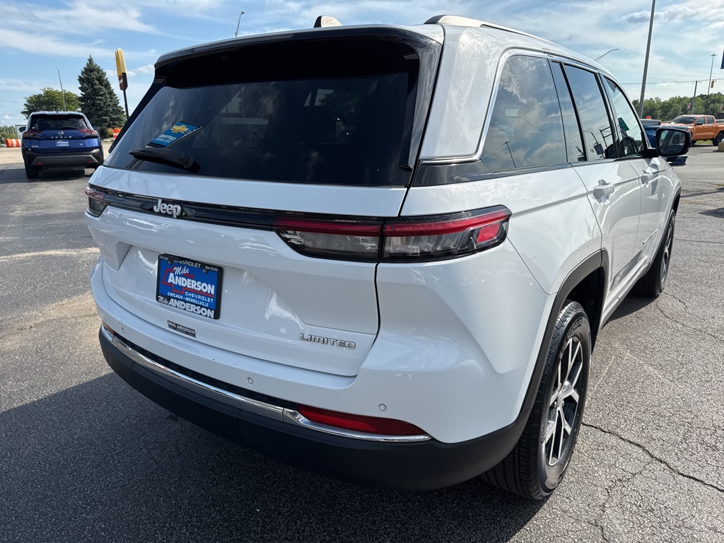 2024 Jeep Grand Cherokee Limited photo 3