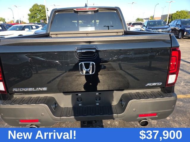 2023 Honda Ridgeline Black Edition photo 4