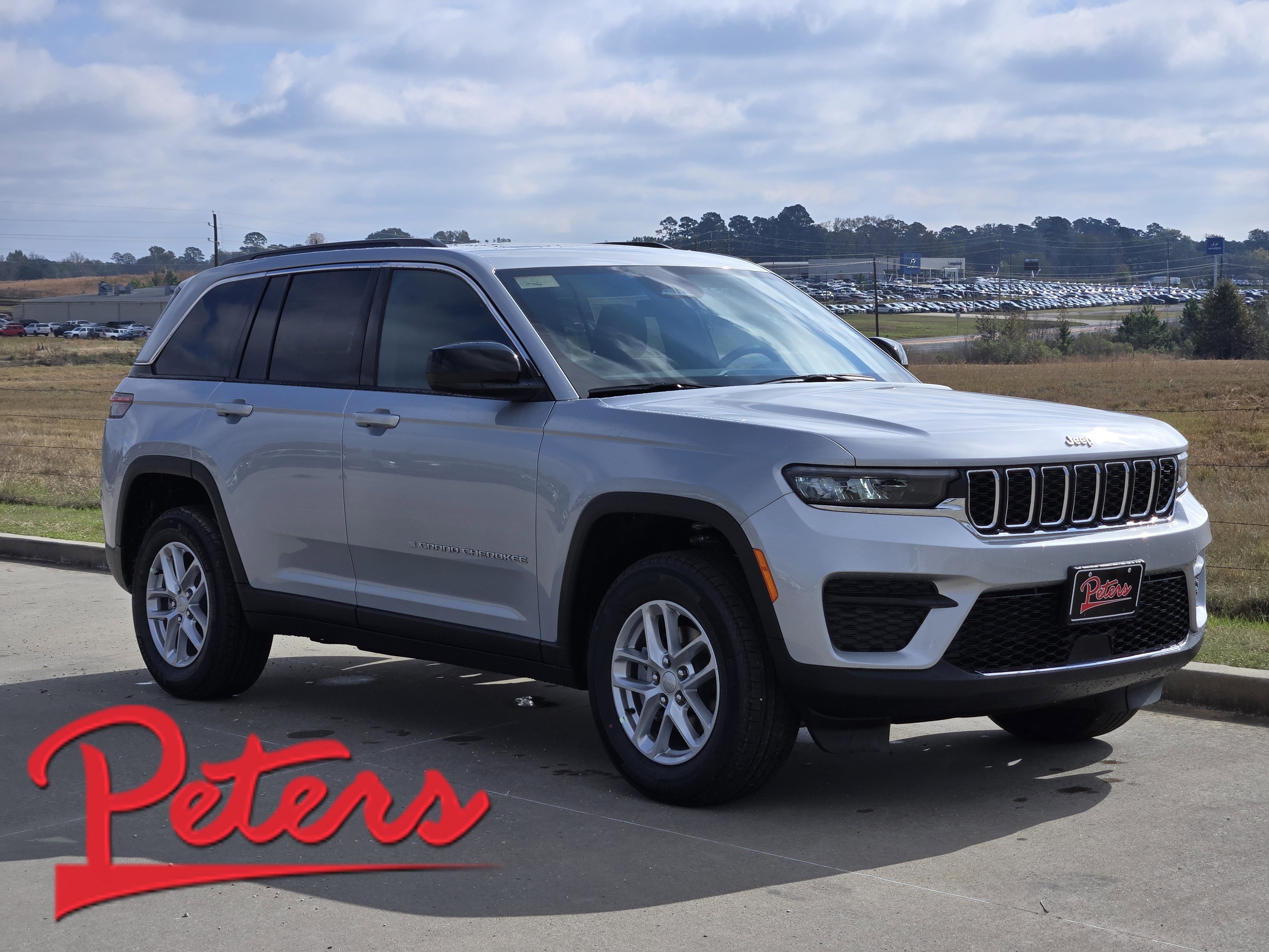 2025 Jeep Grand Cherokee Laredo's photo