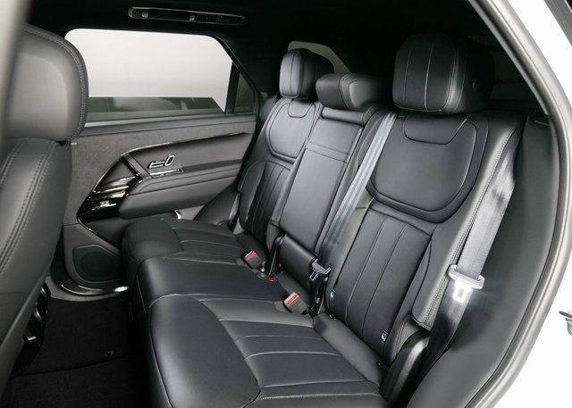 2025 Land Rover Range Rover Sport SE photo 5