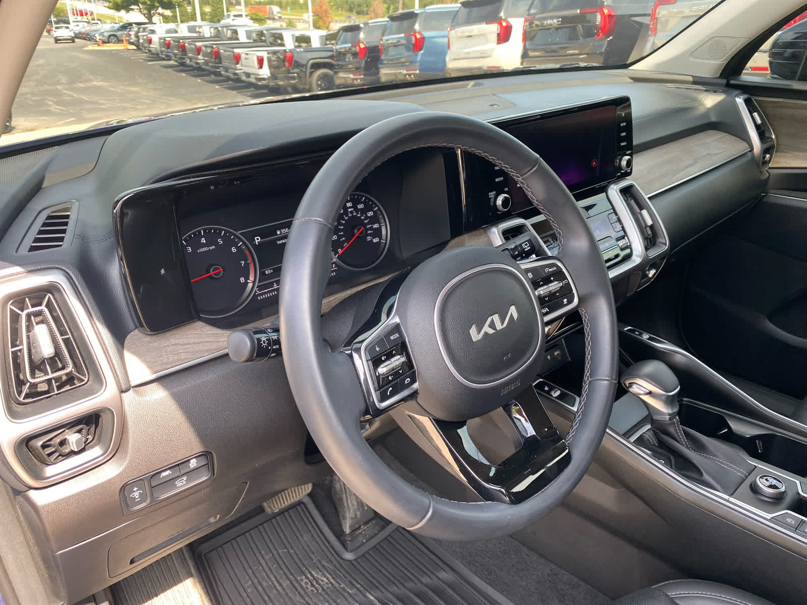 2023 Kia Sorento EX photo 9