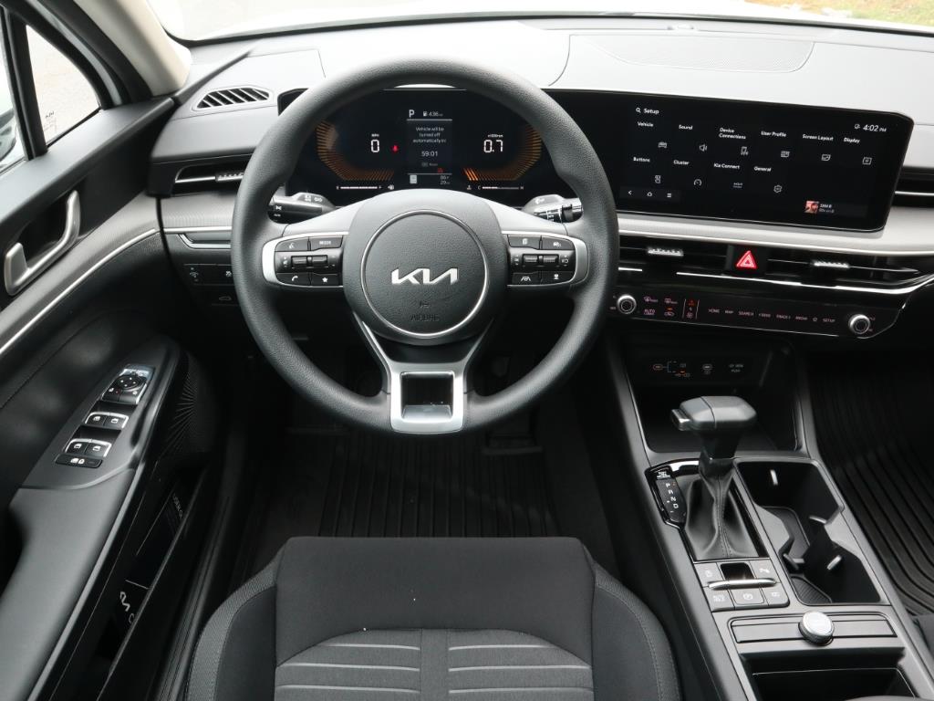 2025 Kia K5 LXS photo 6