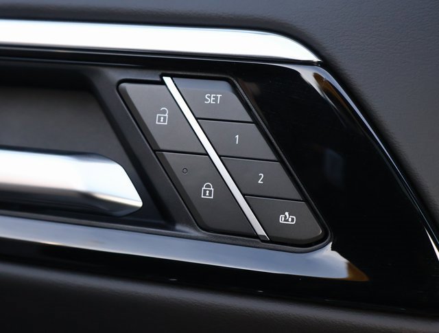 2025 Chevrolet Suburban Premier photo 7