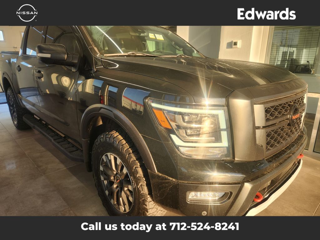 2020 Nissan Titan PRO-4X photo 2
