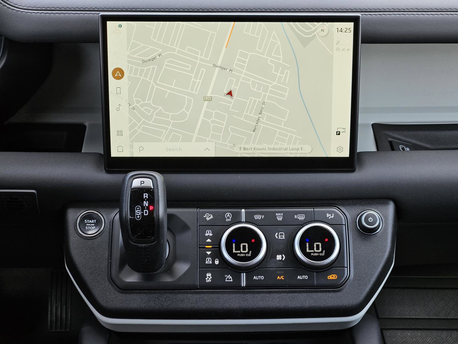 2024 Land Rover Defender X-Dynamic SE photo 34