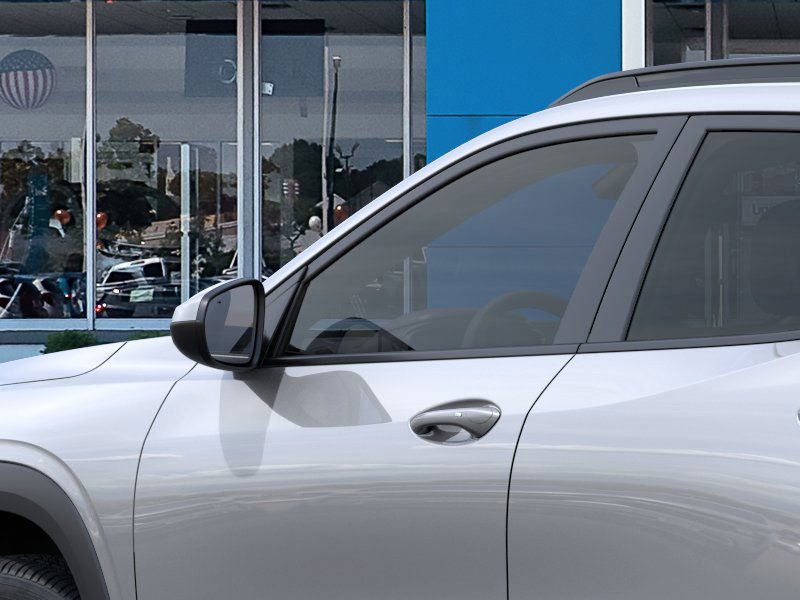 2025 Chevrolet Trax LT photo 7