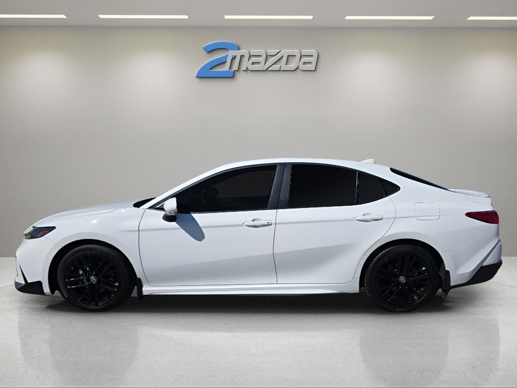 2025 Toyota Camry Hybrid SE photo 2