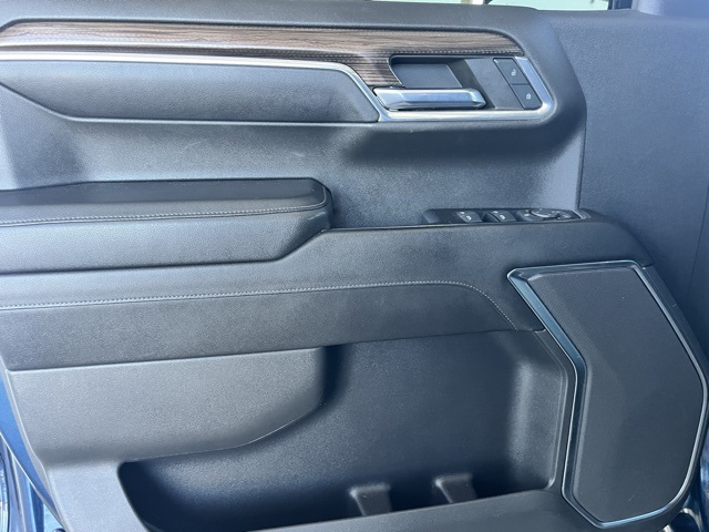 2023 Chevrolet Silverado 1500 RST photo 7