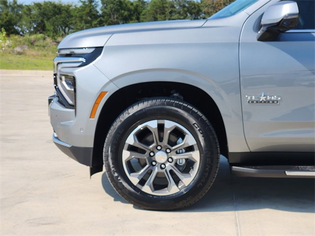 2026 Chevrolet Suburban LT photo 7
