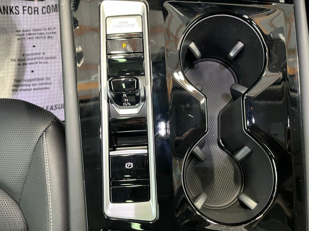 2024 Volkswagen Atlas SEL photo 14