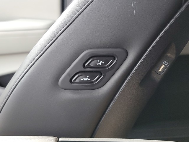 2023 Kia Carnival SX photo 37