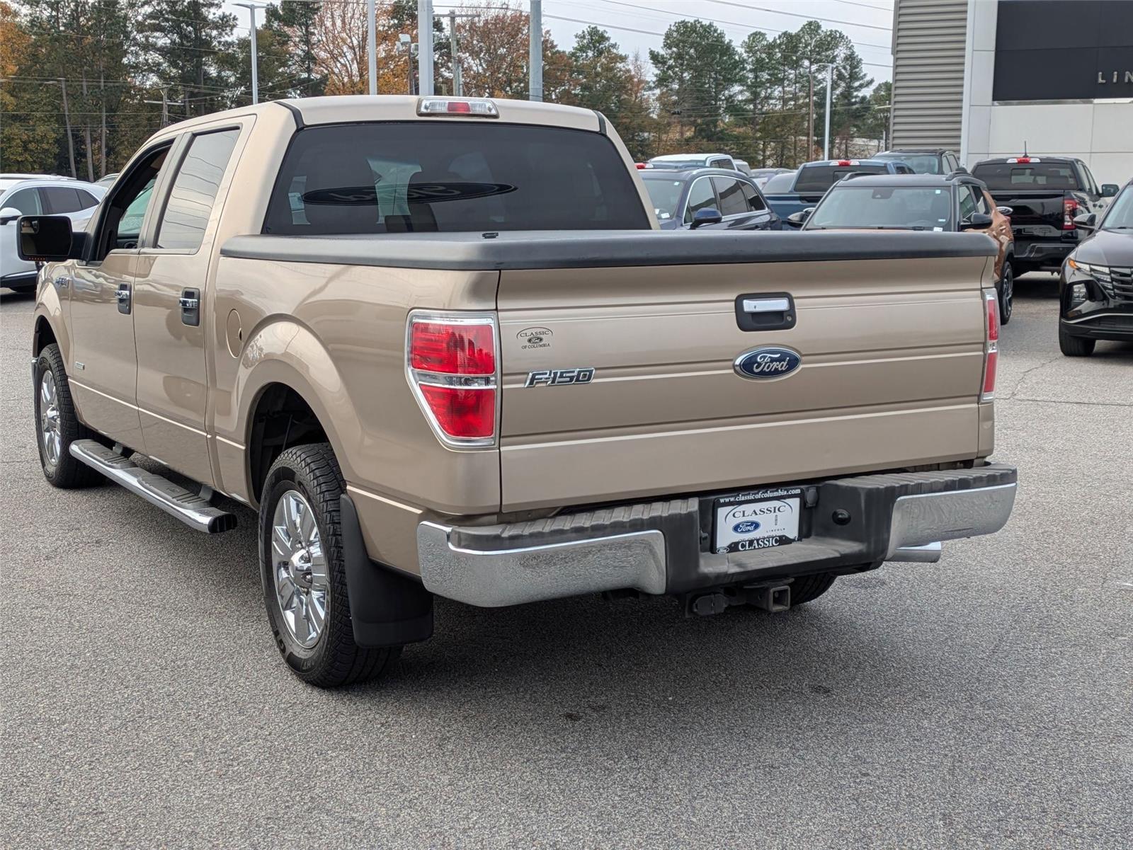 2011 Ford F-150 XLT photo 4