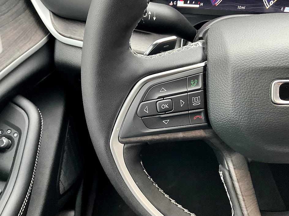 2025 Jeep Grand Cherokee Limited photo 27