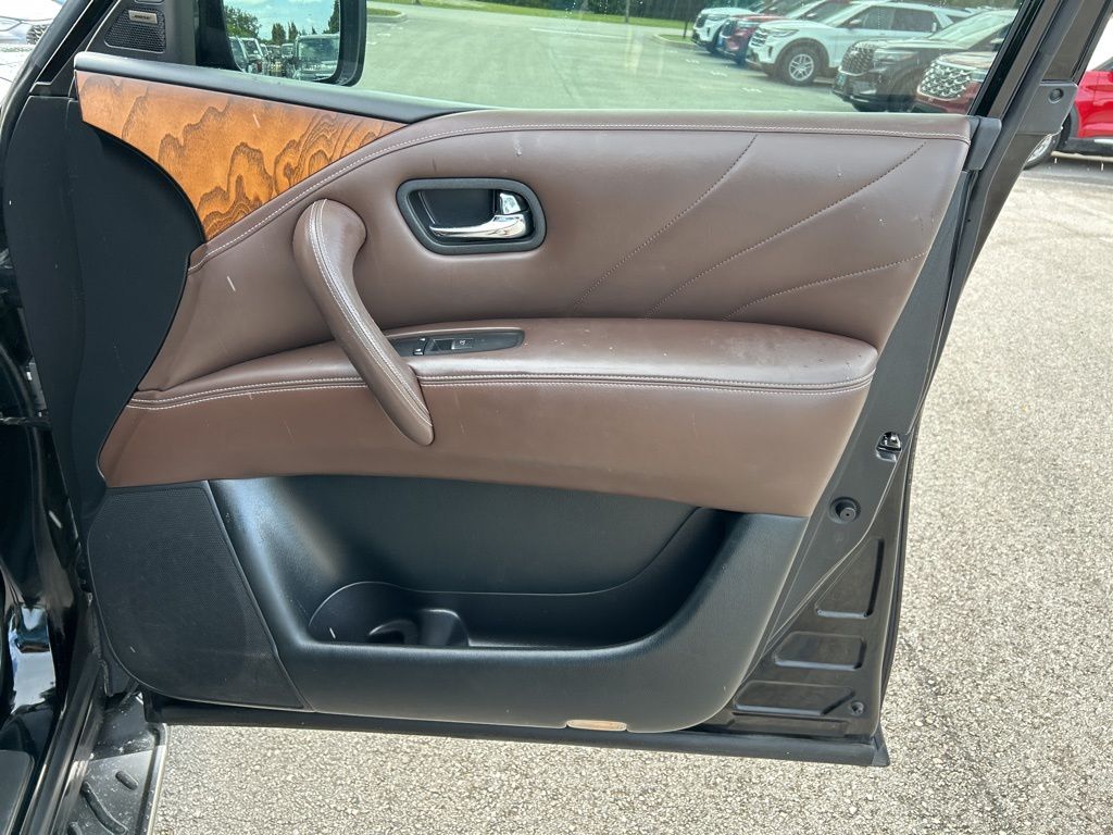 2016 Infiniti QX80 Limited photo 32