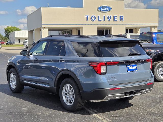 2025 Ford Explorer photo 5