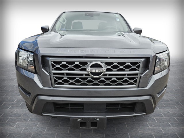 2023 Nissan Frontier SV photo 2