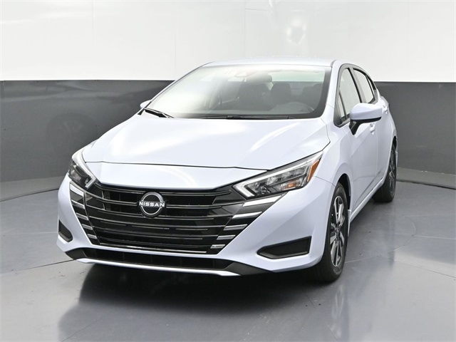 2025 Nissan Versa 1.6 SV photo 2